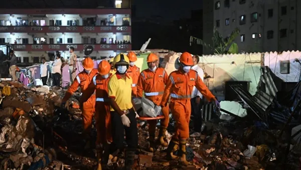 తీవ్ర విషాదం.. వర్షాలతో కుప్పకూలిన భవనం, 15మంది మృతి, కొనసాగుతున్న రెస్క్యూ!