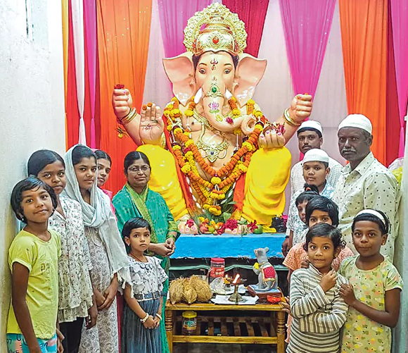 గోట్టిండీ గ్రామం మతసామరస్యానికి ప్రతీక..మసీదులో  గణేశ్ ఉత్సవాలు