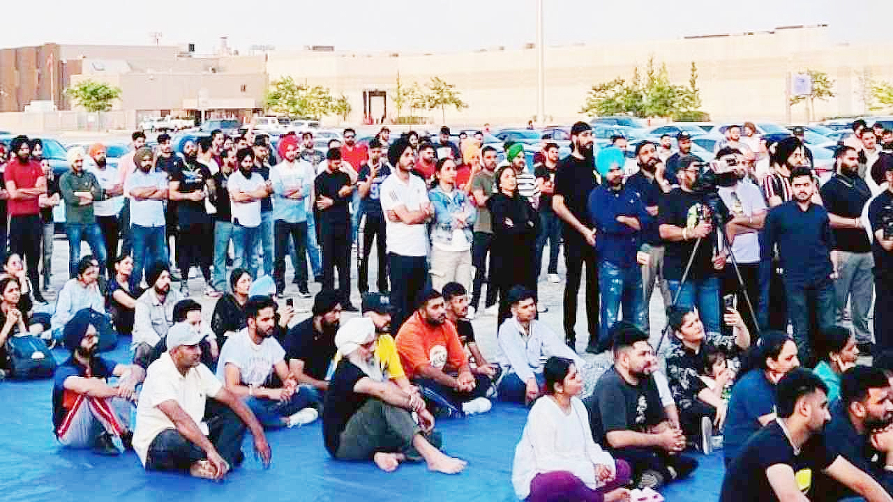 కెనడా..భారత విద్యార్థులపై కొరడా!